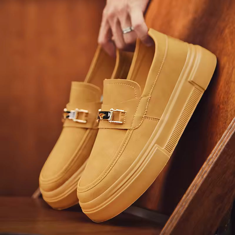 Mocasín Gray: Estilo y Confort