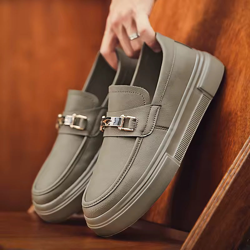Mocasín Gray: Estilo y Confort