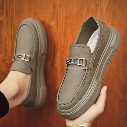 Mocasín Gray: Estilo y Confort